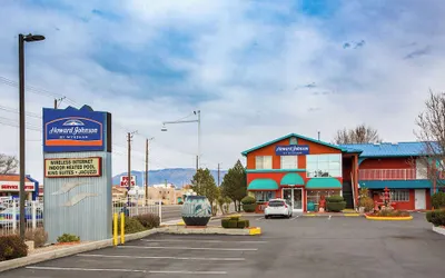 Sandia Peak Inn Old Town ABQ, a Howard Johnson by Wyndham