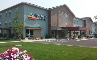 Ledgestone Hotel Billings