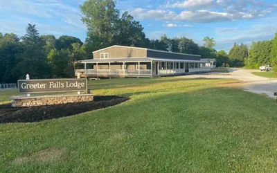 Greeter Falls Lodge Suite 4