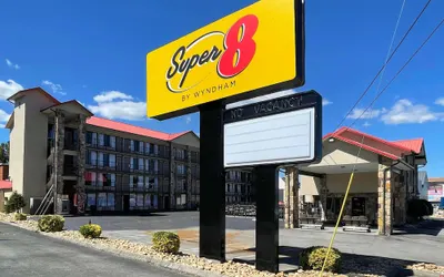 Super 8 By Wyndham Pigeon Forge Downtown