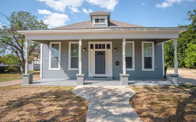 Gorgeous, Family-friendly Home Near Downtown