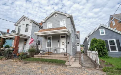 Historic Ludlow Apt B