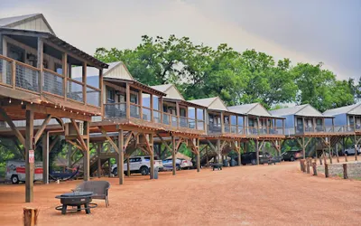 7 Son's Rio Cibolo - Birdhouse Cabin