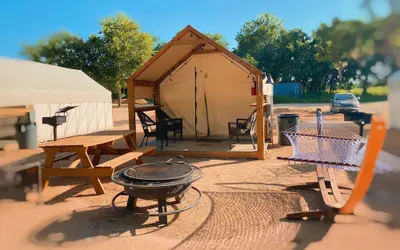 Son's Blue River Camp - Glamping Cabin B