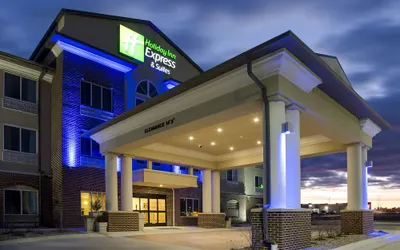 Holiday Inn Express & Suites Nevada, an IHG Hotel