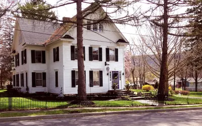 18 Vine Inn & Carriage House