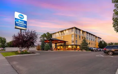 Best Western Golden Prairie Inn & Suites