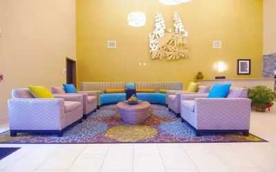 Holiday Inn Express & Suites Cuero by IHG