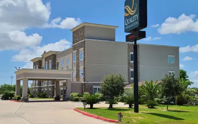 Quality Inn & Suites Victoria East