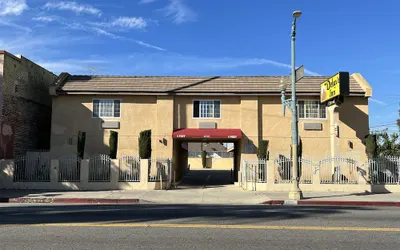 Deluxe Inn LA