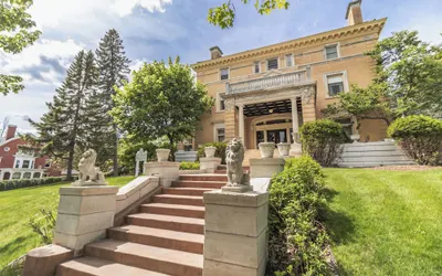 Historic Cotton Mansion Duluth Boutique Hotel