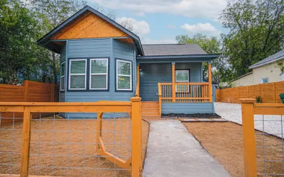 Exceptional 5BR So Close to Riverwalk and Downtown