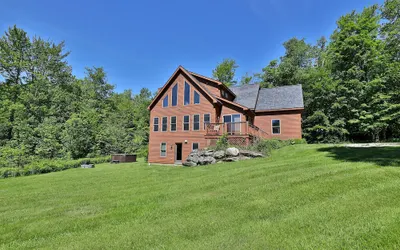 Cortina Mountain Chalet - Outdoor Hot Tub - Close To Pico And Killington Mountains 3 Bedroom Home