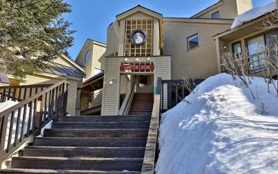 Skiers! Fox Hollow 2br/2ba Condo. Across From Pico, Minutes To Killington 2 Bedroom Condo
