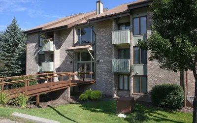 Cozy Seven Springs 1 Bedroom Deluxe Condo with Private Deck by RedAwning - Save 10% on 3 Nights, 15% on 5 Nights!