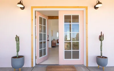 Flamingo Ranch - Dreamy Desert Design With Hot Tub 2 Bedroom Home by RedAwning