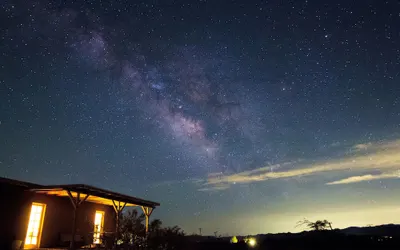 Martian Rose - Out Of This World Stargazing Cabin 2 Bedroom Home by RedAwning