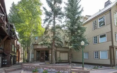 Sunny Condo, Box Canyon Views, Pool + Hot Tub 2 Bedroom Condo by RedAwning