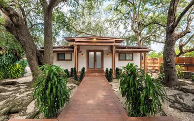 Find Peace - Tiny House in Japanese Garden