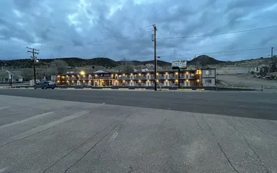 Four Sevens Motel