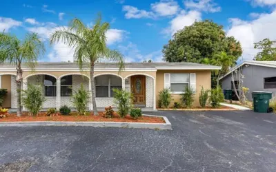 5140 Duplex in Oakland Park