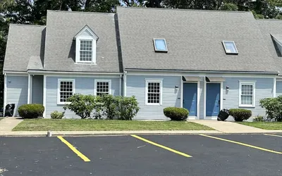 Harborside Suites