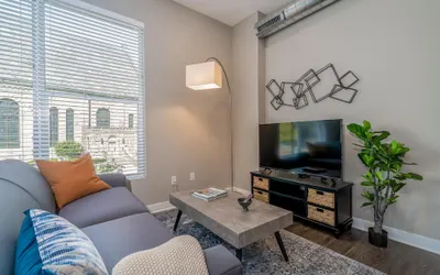 Des Moines Amazing 1BD 1BA Downtown Apartment