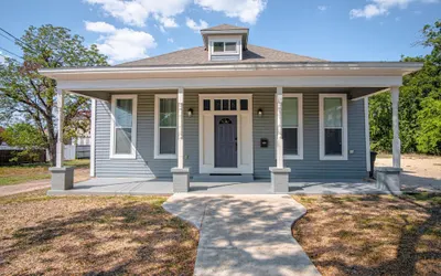 Gorgeous Family-friendly Home Near Downtown