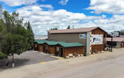 Hansen Inn and Cabins