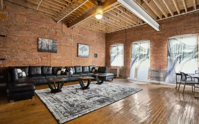 Downtown Detroit Loft - Fully equipped & Absolutely Gorgeous theme by RedAwning