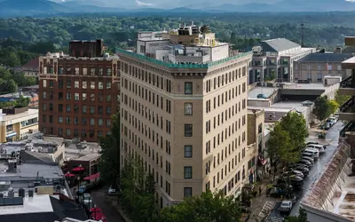 Flat Iron Hotel