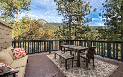 The Grand Idyllwild Lodge