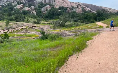 Pecan Retreat-half Mile to Main