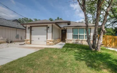 Pristine 3-bedroom Home Near Canyon Lake!