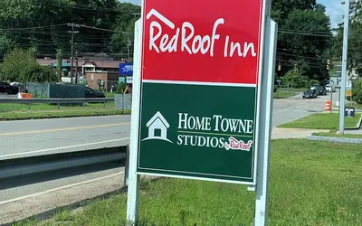 HomeTowne Studios By Red Roof Mystic - New London