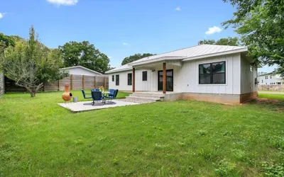 Luxury Home 3blck From Main St With Firepit