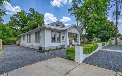 The Golden Goose - Hot Tub-fire Pit-2 Blks to Main