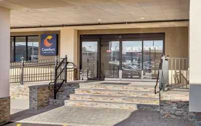 Comfort Inn & Suites Newark Liberty International Airport