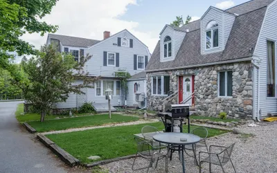 3Bedroom2Bath CarriageHouse Pet Friendly