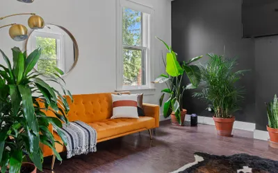NEW Luxe Pet Friendly Free Parking Downtown