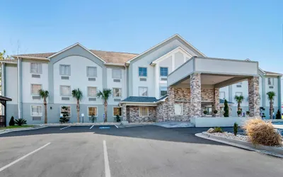 Comfort Inn & Suites Macon North I-75