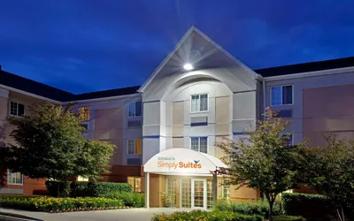 Sonesta Simply Suites Chicago Waukegan