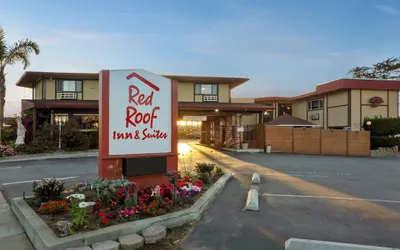 Red Roof Inn & Suites Monterey