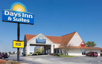 Days Inn & Suites by Wyndham Kokomo