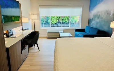 Clarion Pointe Mount Vernon - Burlington