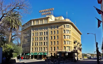 Crockett Hotel