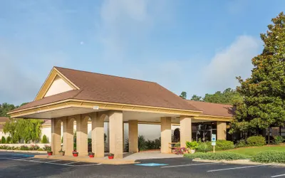 Days Inn & Conf Center by Wyndham Southern Pines Pinehurst