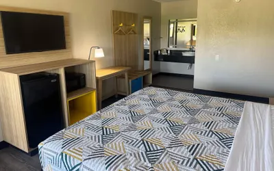 Days Inn by Wyndham Kansas City Northeast