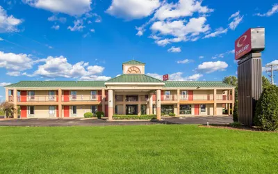 Econo Lodge Inn & Suites