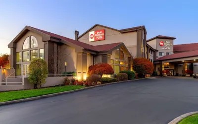 Best Western Plus Mill Creek Inn